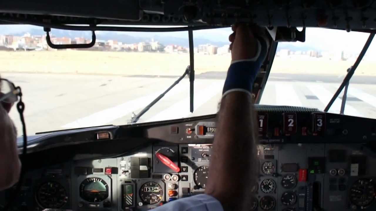 Full Approach and landing  to the one of the highest airports in the world: El Alto (SLLP) !!!!