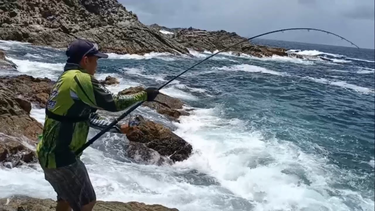 Big Size Bonito and Trevally on Shimano Stradic SW 5000 | Major craft Triple Cross | Fishing in Oman