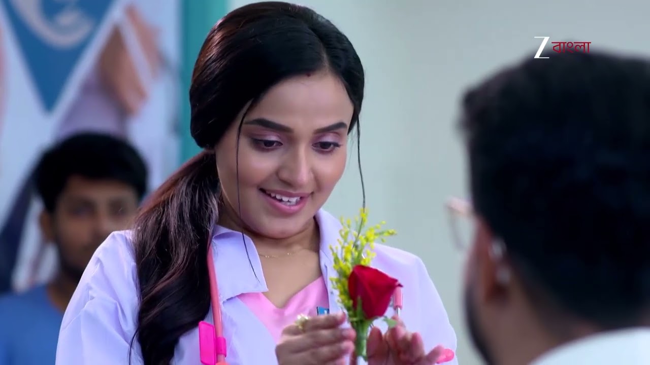 Anondi | মেডিনেস্টে সবার সামনে আনন্দীকে গোলাপ দিল আদি !