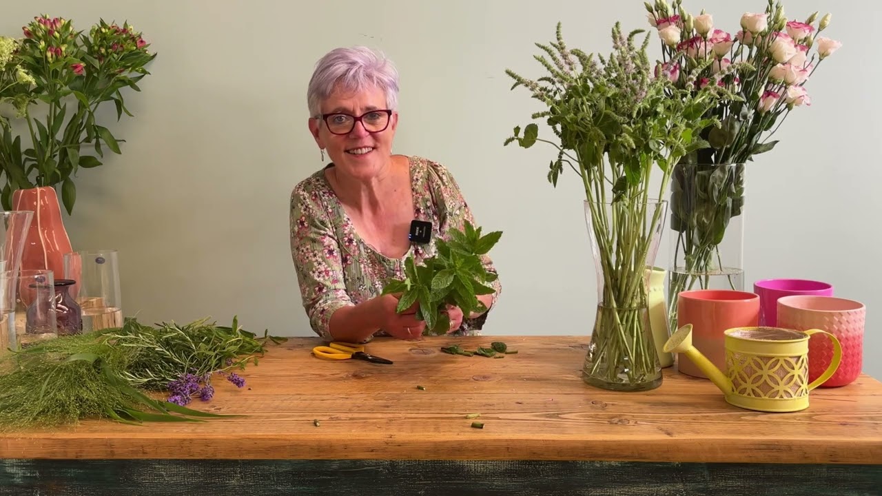 Su Whale Summer Herbs for Floral Designs