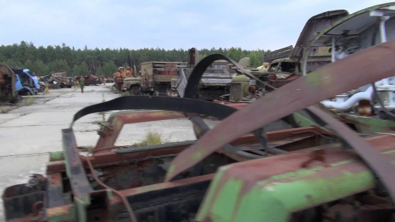 chernobyl 2012 II: the radiotoxicity gravel of vehicles, burjakivka (Буряковка)