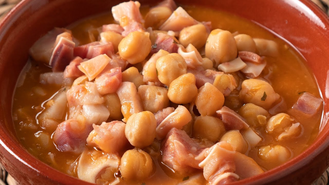 Guiso de Garbanzos con Oreja Fácil | Plato Tradicional, Barato y Reconfortante