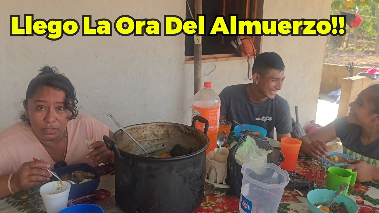Ay Padre!! La Tia Tomasa Cocina El Merjo Caldo De Res 100% De Campo!!