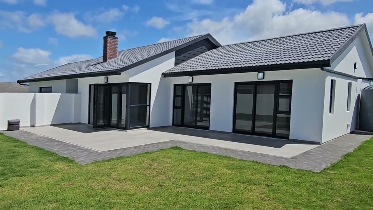 Brand-new beautifully designed house in Fountains Estate!