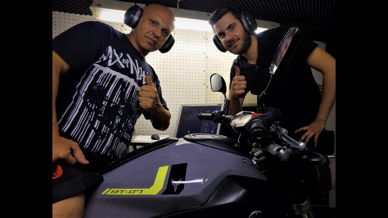 YAMAHA MT-07 Akrapovic By Livanas Motorsports !!