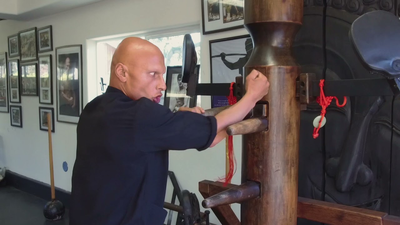 Wing Chun and Jeet Kune Do Mook Jong (wooden dummy) Freestyle