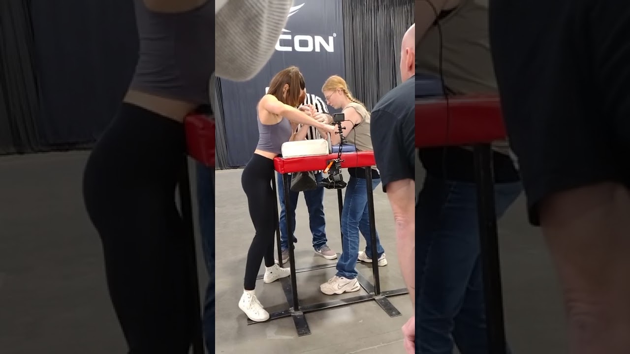 FITCON 2022  women pulling #armwrestling #utah #fitcon #fitconutah