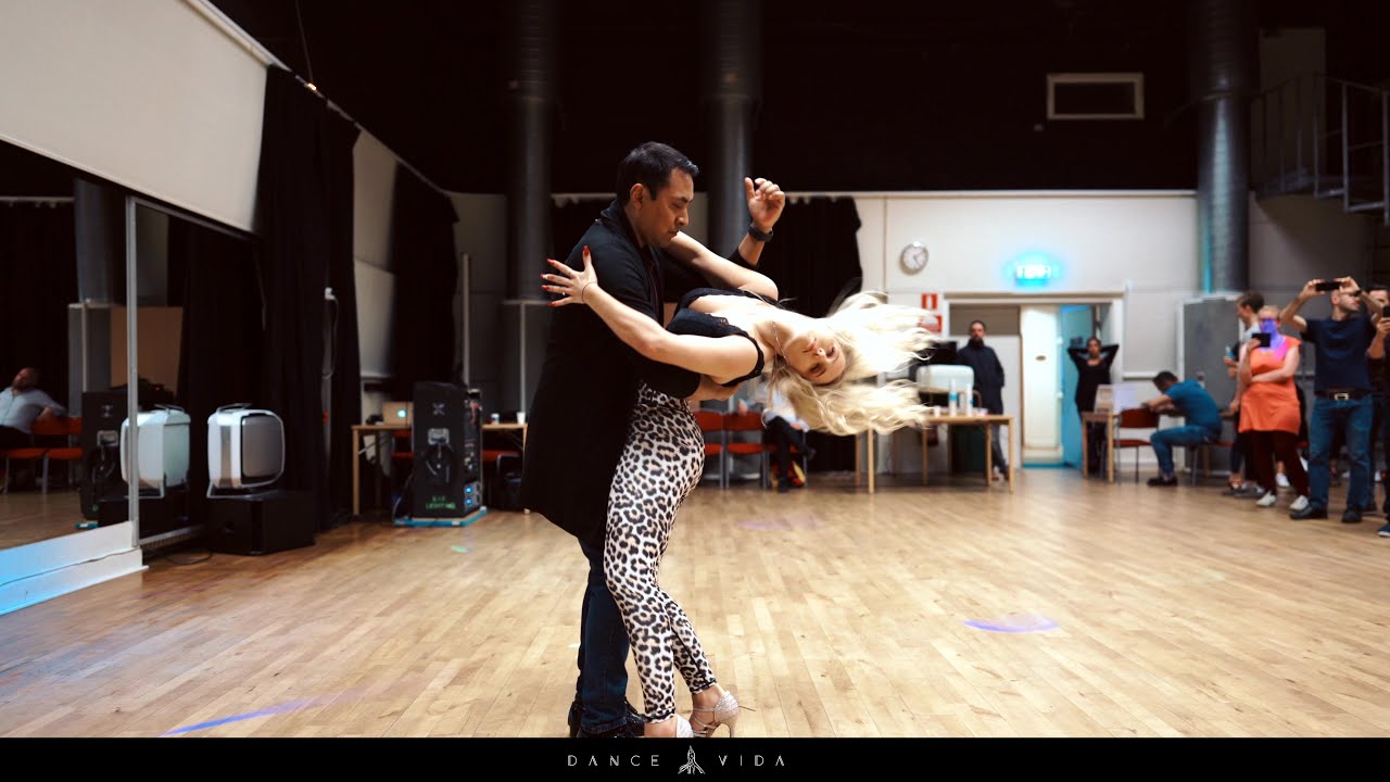 Bachata with Marc Anthony | Deje de amar  | bachata version Fabian and Livia | Dance Vida |