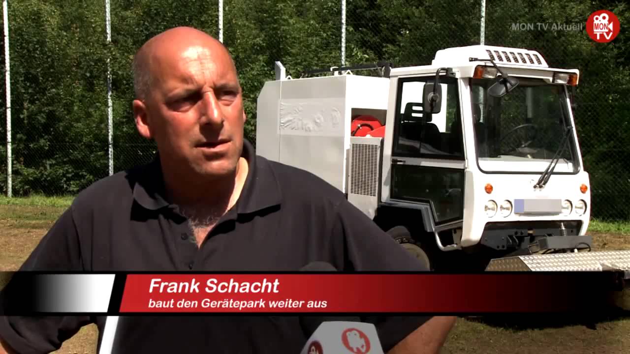 Mit Dampf gegen das Unkraut.