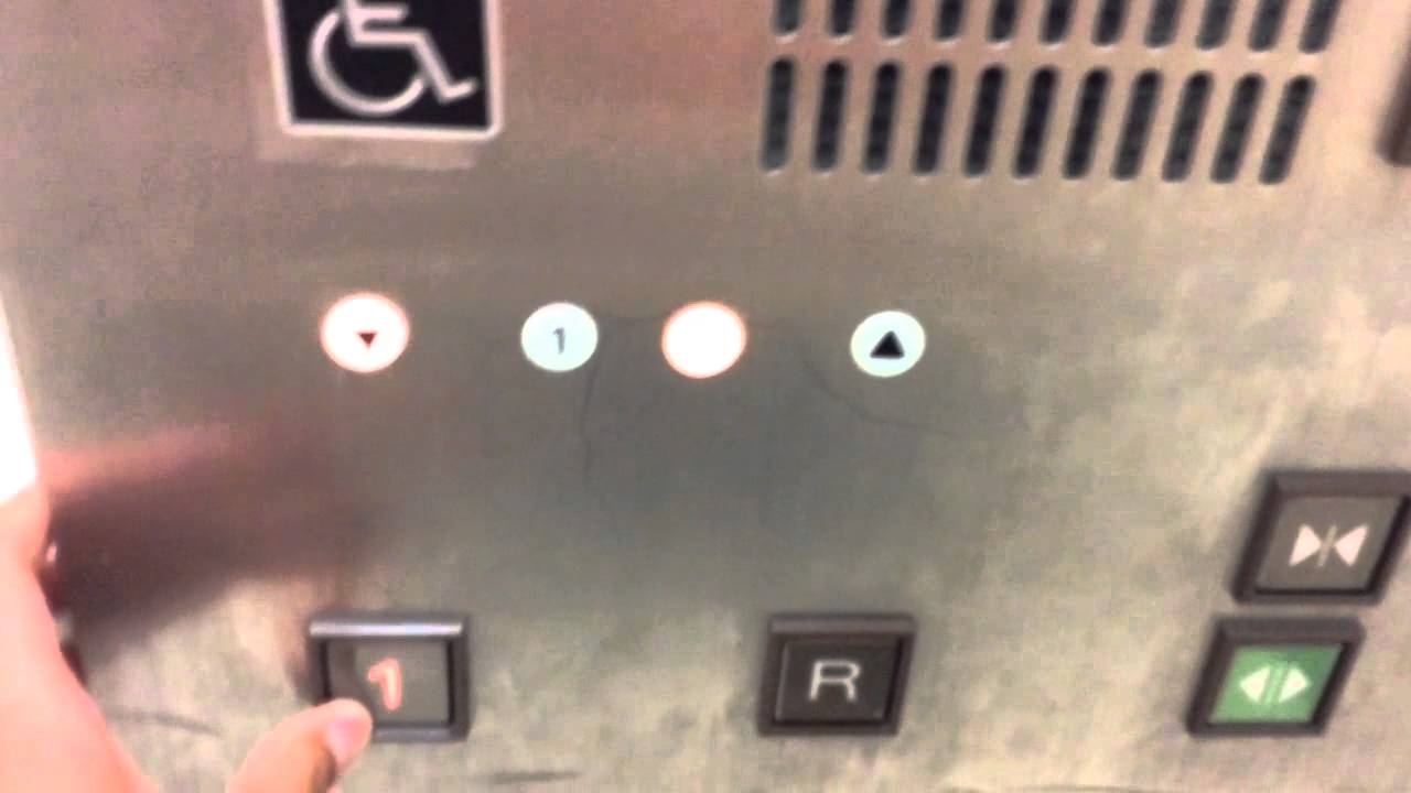 《乗り場・かご内チューモク》イオン蒲郡店のエレベーター《乗り場インジ点灯色変更前》