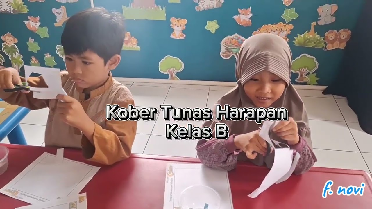 kelas B~ bermain puzzle kertas. #MelakukanKoordinasiMataTanganDalamMelaksanakanTugas