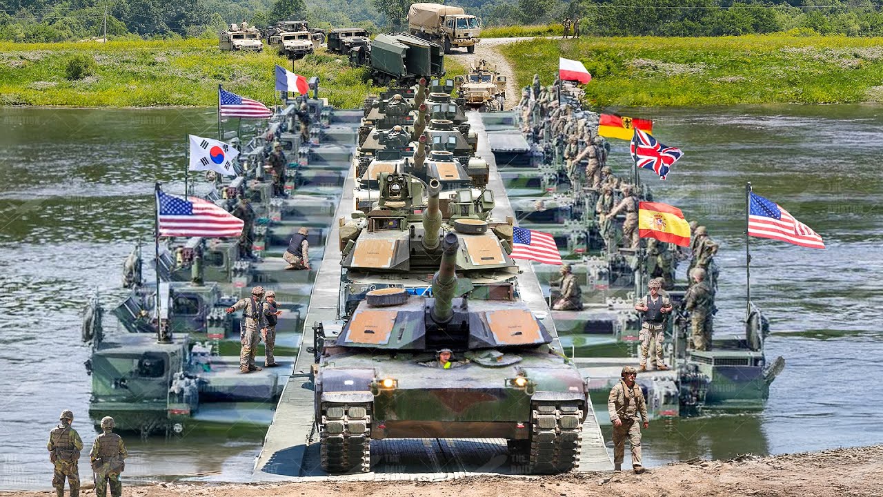 NATO Building Giant Floating Bridge in Under 5 Minutes to Move Tanks Across River