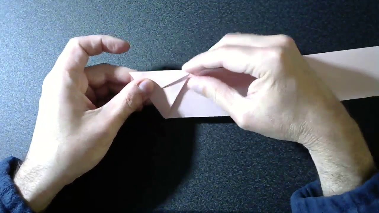 Papiroflexia matemática: el tetraedro plegado