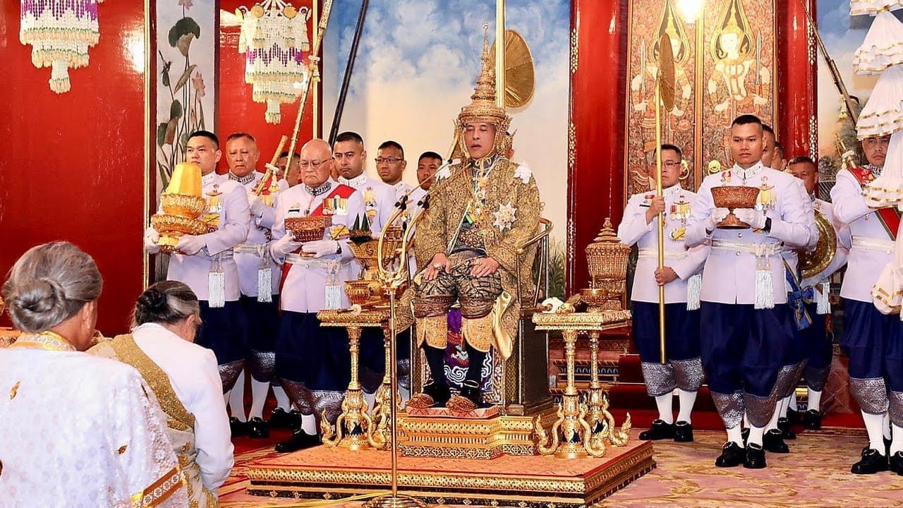 Toàn cảnh lễ đăng quang của Nhà vua Thái Lan Maha Vajiralongkorn Rama X | Trưởng Phạm