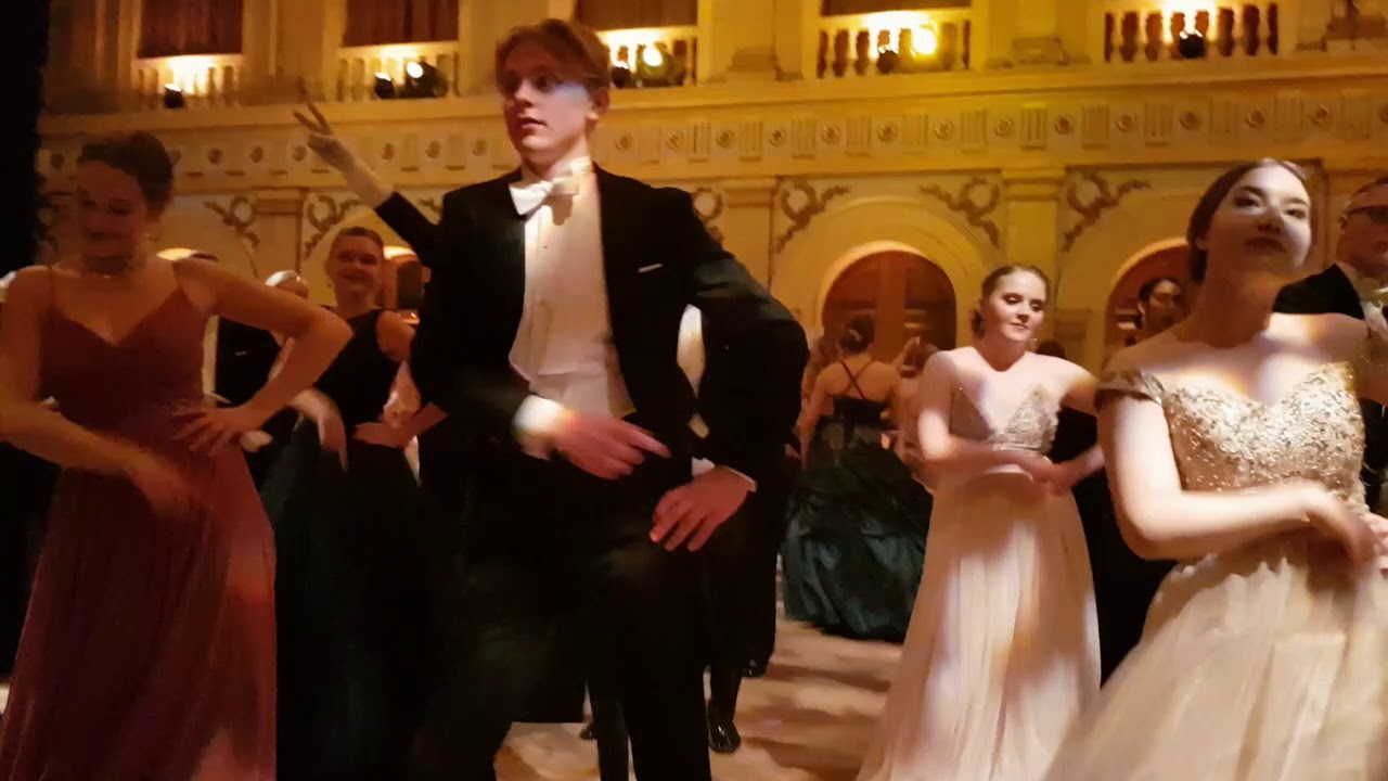 Vanhanajan tanssit Ressun lukio 2019