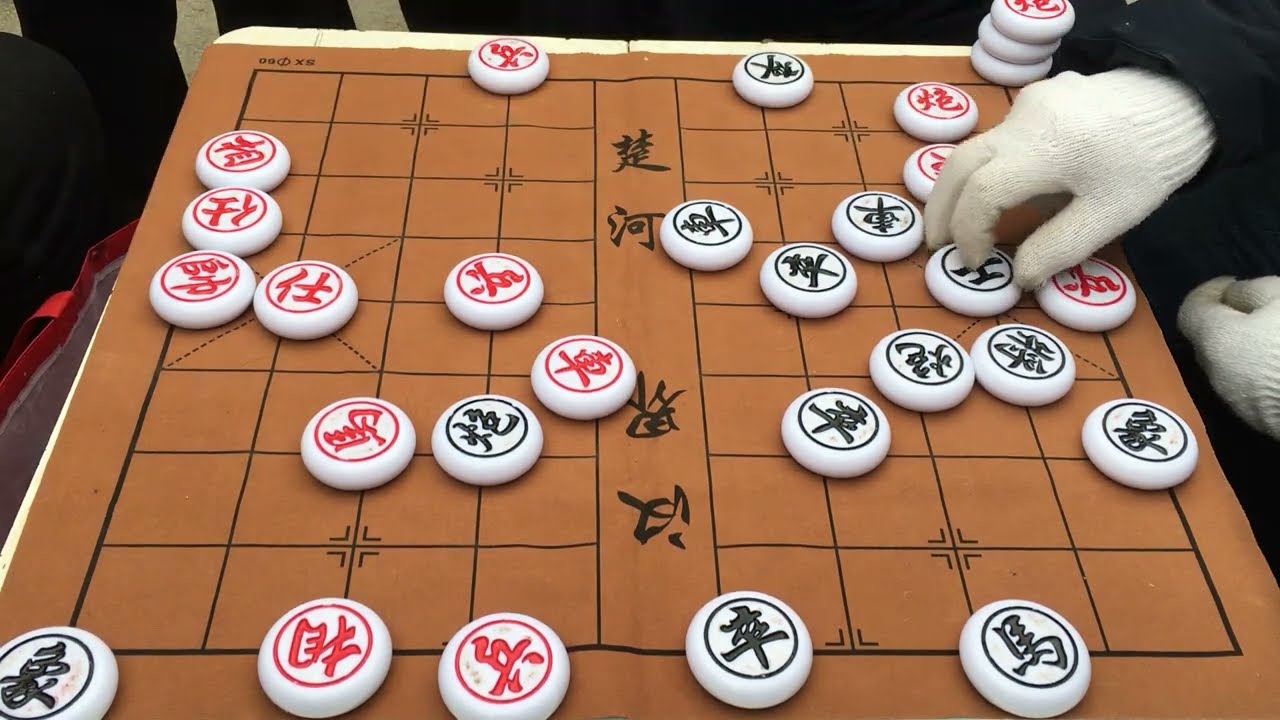 紅方防守的淋漓盡致啊，這棋下的太厲害了，小鬼把門真牛啊