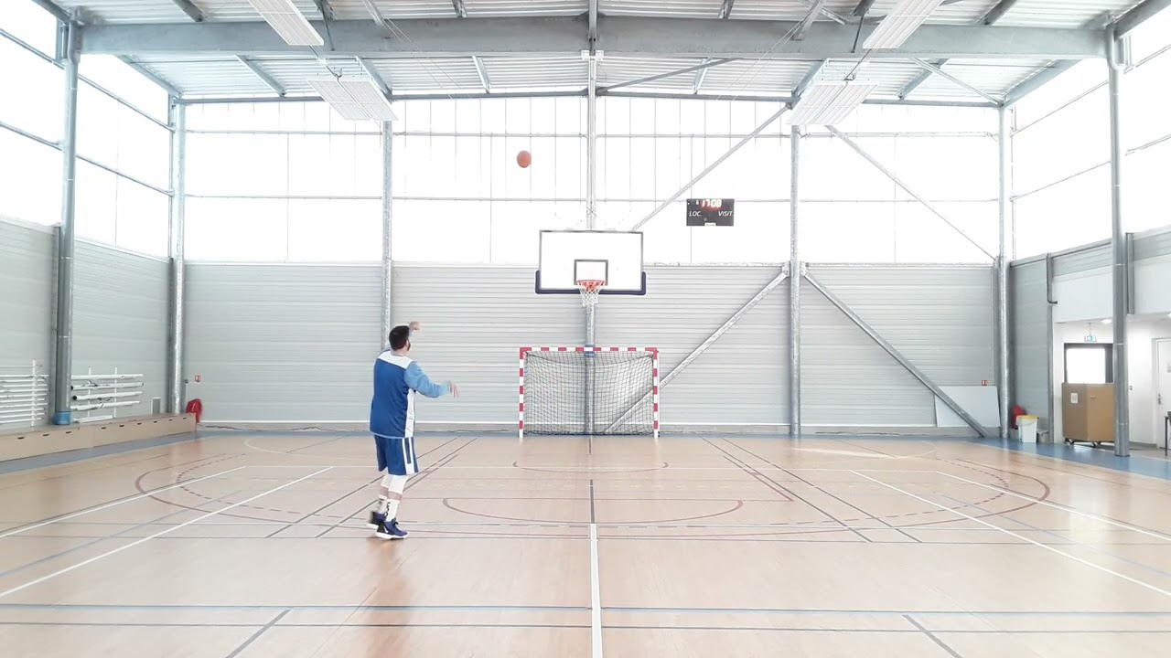 1884) 50/73 à 3pts 68% (300) 14/02/26 (94200)
