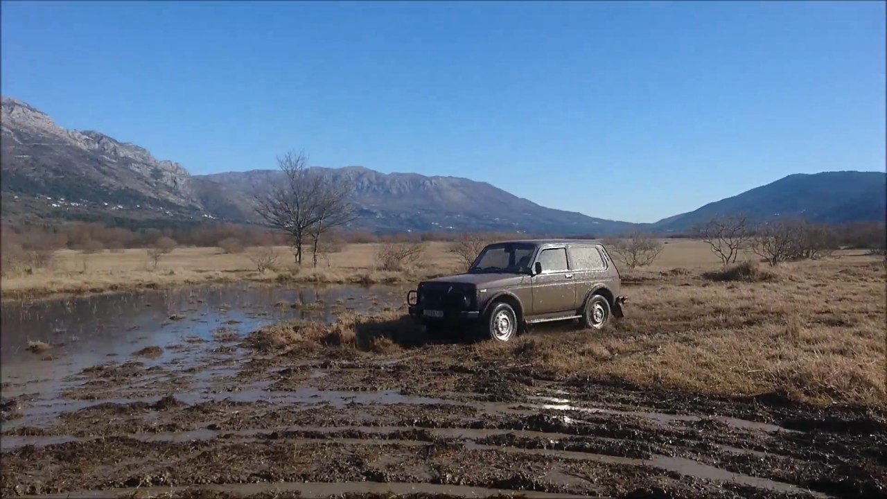 Lada Niva 1.7i Offroad - Dirt & Mud