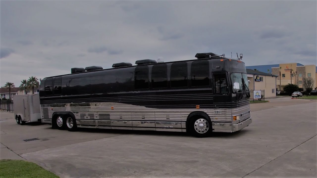 Joe's Prevost Le Mirage XL Entertainer Coach Departing from Starbucks | Part 2