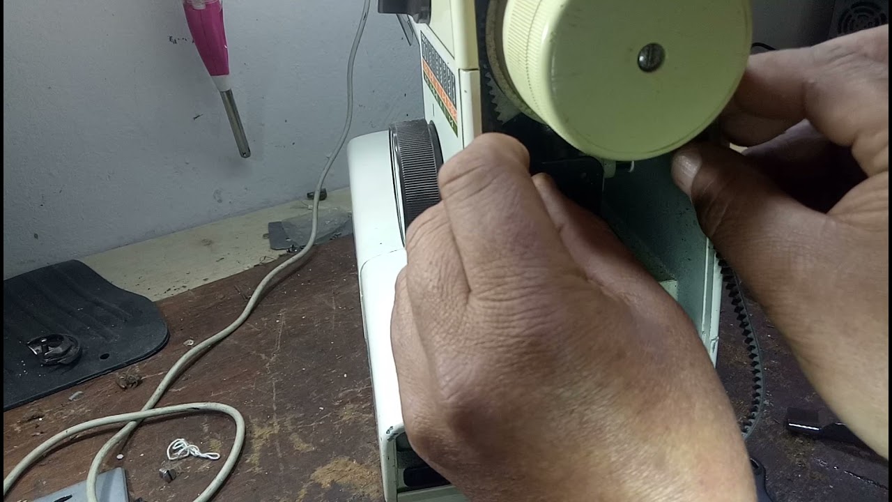 Remplacer les courroie de machine à coudre Brother.)استبدل أحزمة ماكينة الخياطة Brother.(