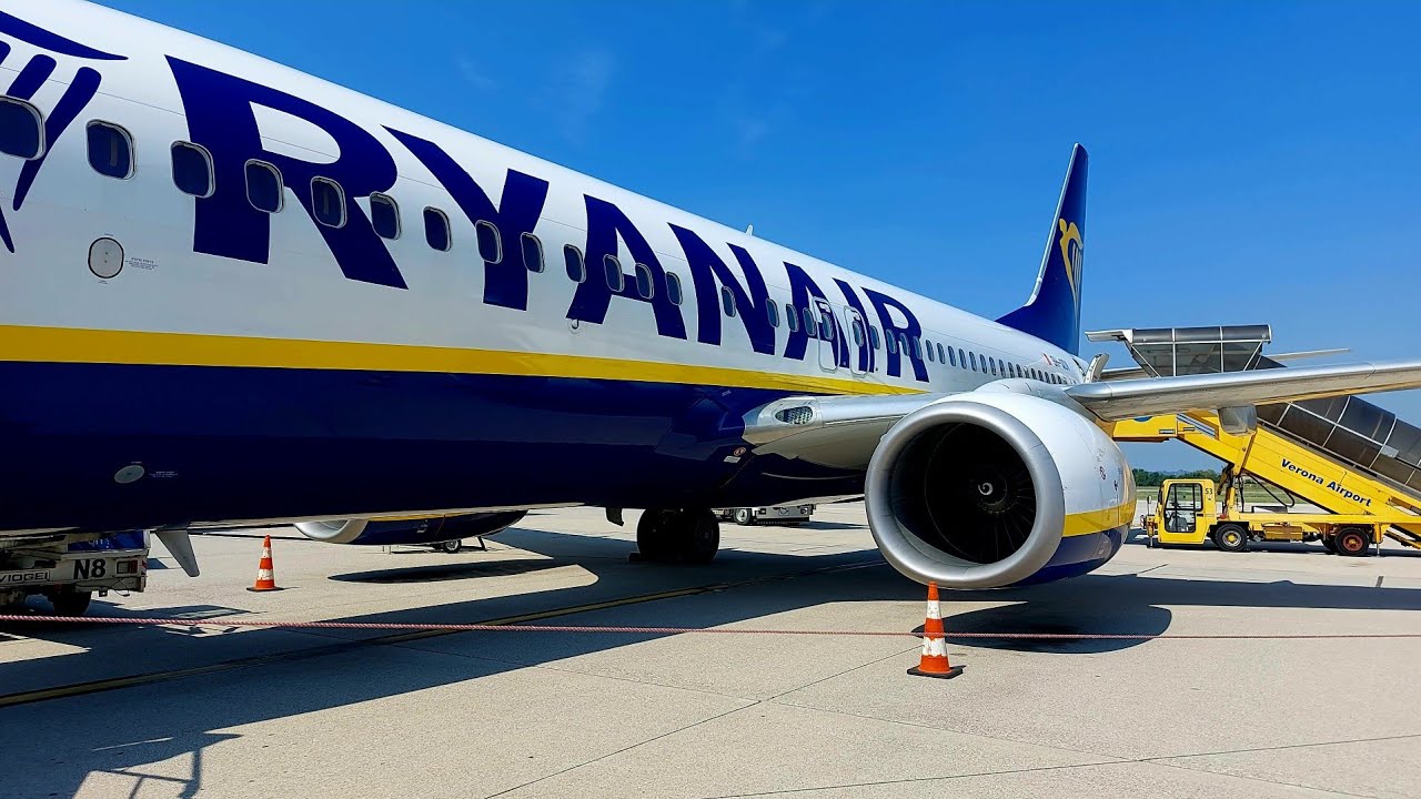 [4K] TRIP REPORT | Amazing ITALY Views! | RYANAIR | Brindisi to Verona | Boeing 737-8AS