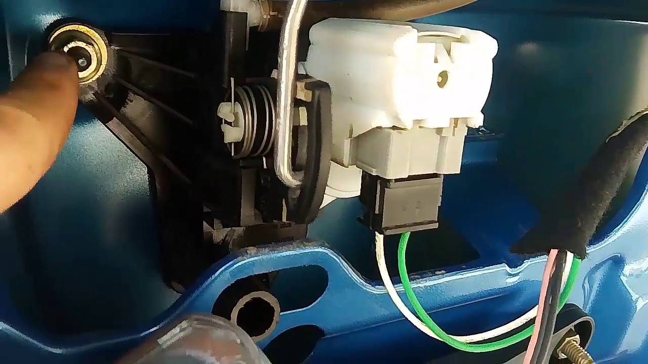 How to fix a door lock of a rear door (tailgate) of a Renault Clio II