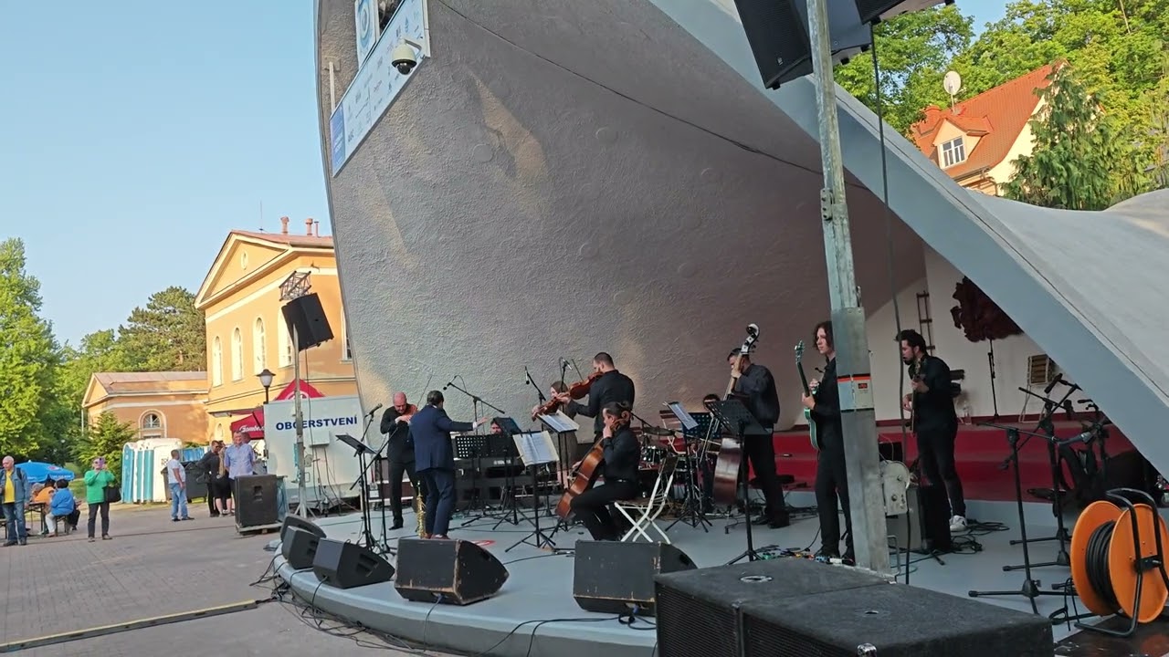 Felix Slováček mladší a Jiří Knotte s komorním orchestrem - Bugatti step