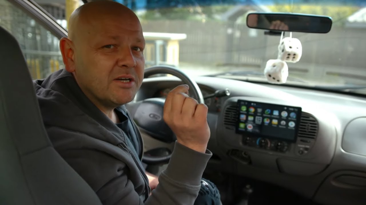Wymiana starego radia na stacje multimedialną! #101_Gadżet&oacute;w