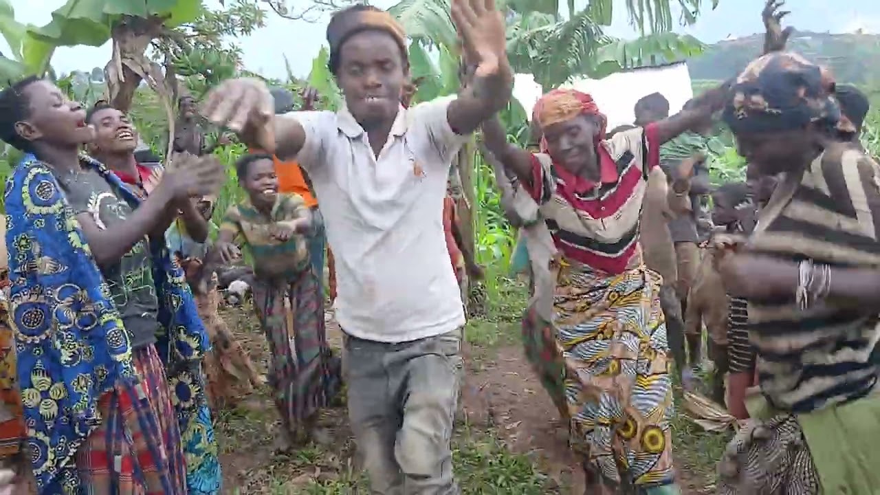 Les pigmes de Kayanza en province Butanyerera au Burundi
