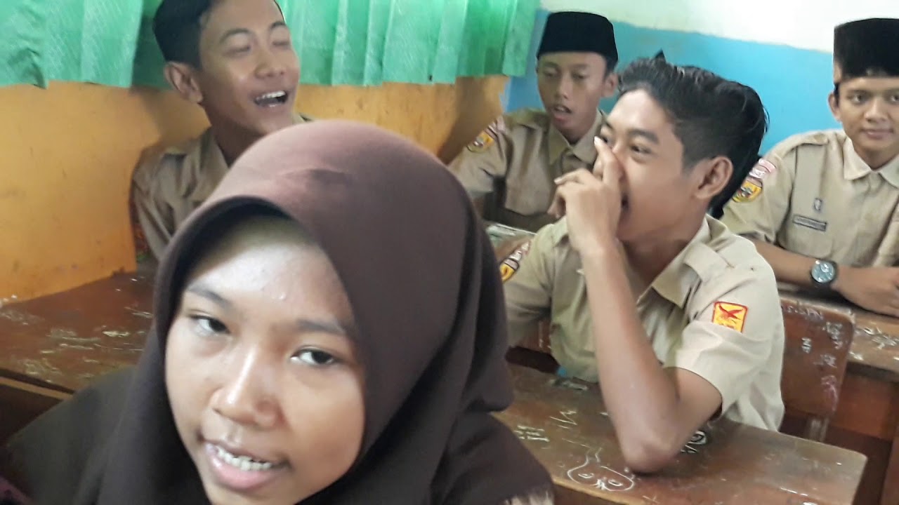 MTsN 4 CIREBON KELAS 9 B 1819