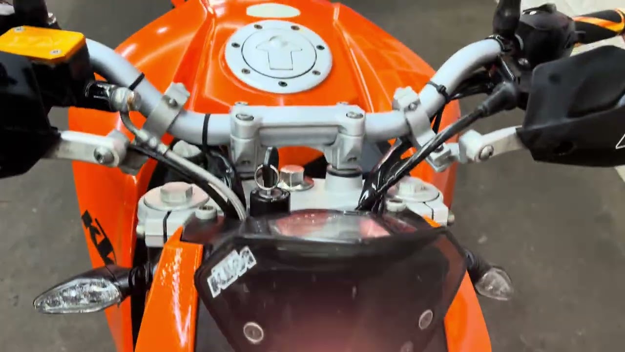 ヤフオク出品車両　KTM 125 DUKE VBKJGA4LXCC 距離不明　バンガレ