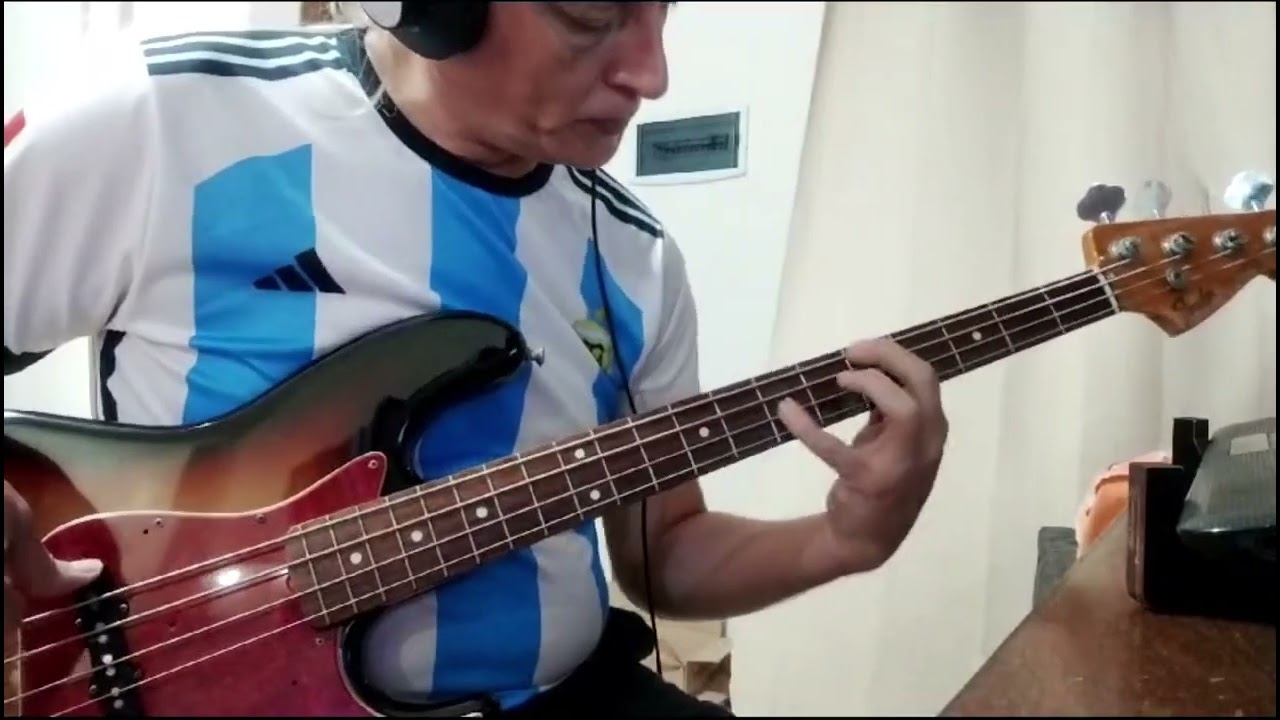 #12 Todo un palo. Los Redondos. Bajo.