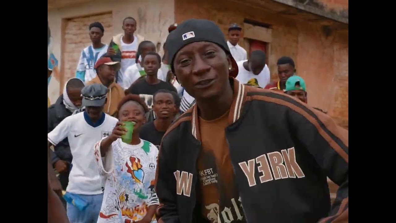 Gucci_London_🇬🇧_Faux Esprit_clips officiel15062025