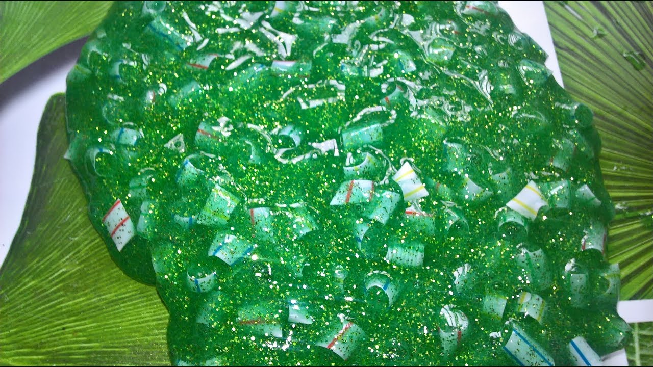 SLIME SATISFAISANT AVEC DES PAILLES