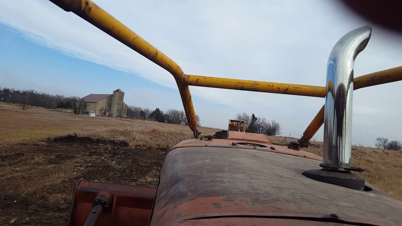 Allis Chalmers HD16 pushing dirt.