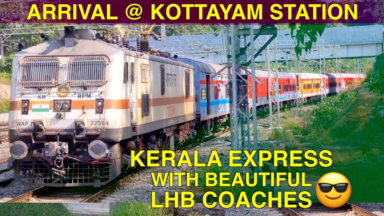 Kerala Superfast Express | Kottayam Railway Station | Arrival of Kerala Express At Kottayam Station