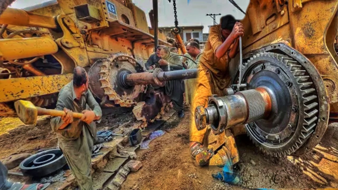 Broken a Final Drive Komatsu Dozer D155 Final Drive Assembly / Complete Restoration Final drive