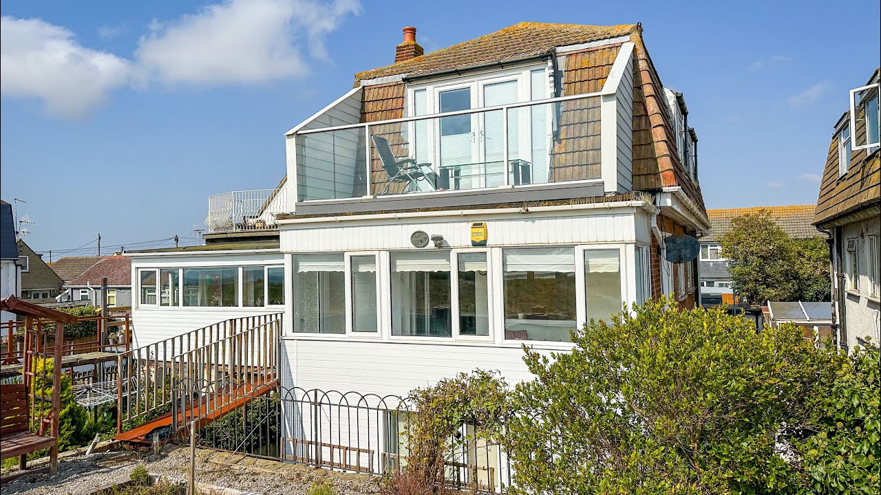 THREE STOREY BEACH HOUSE WITH PANORAMIC SEA FRONT VIEWS