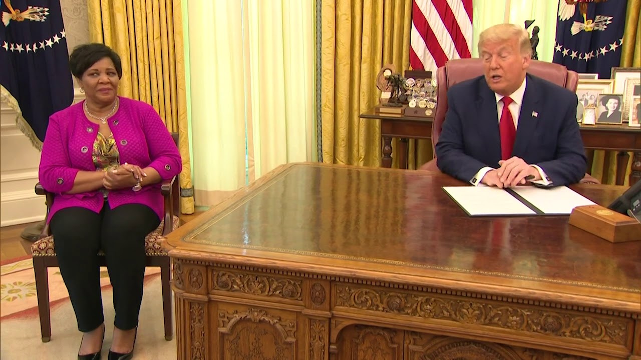 Alice Johnson Receives Full Pardon From President Trump After Speaking at RNC | CBN News