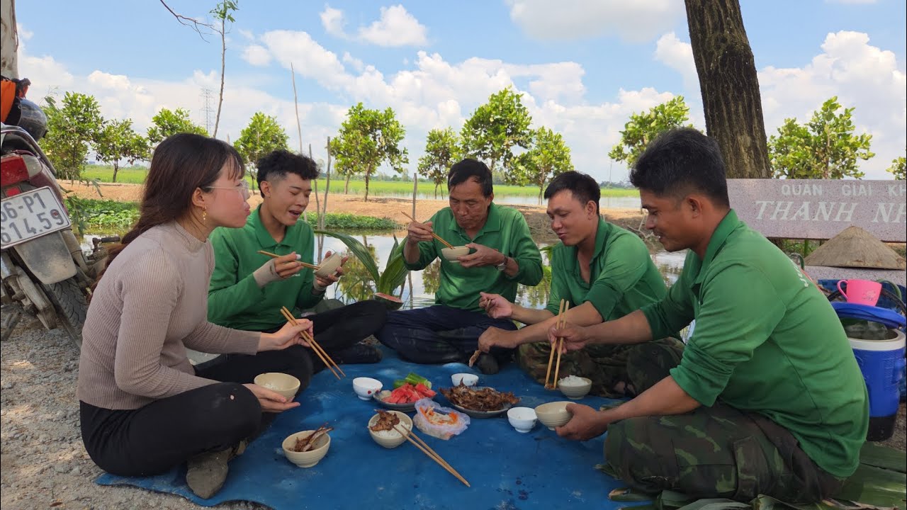 Đi Săn Chuột Rồi Ăn Cơm Tại Đồng Nước Nổi_Một Ngày Thật Bình Yên...| HSQ #237