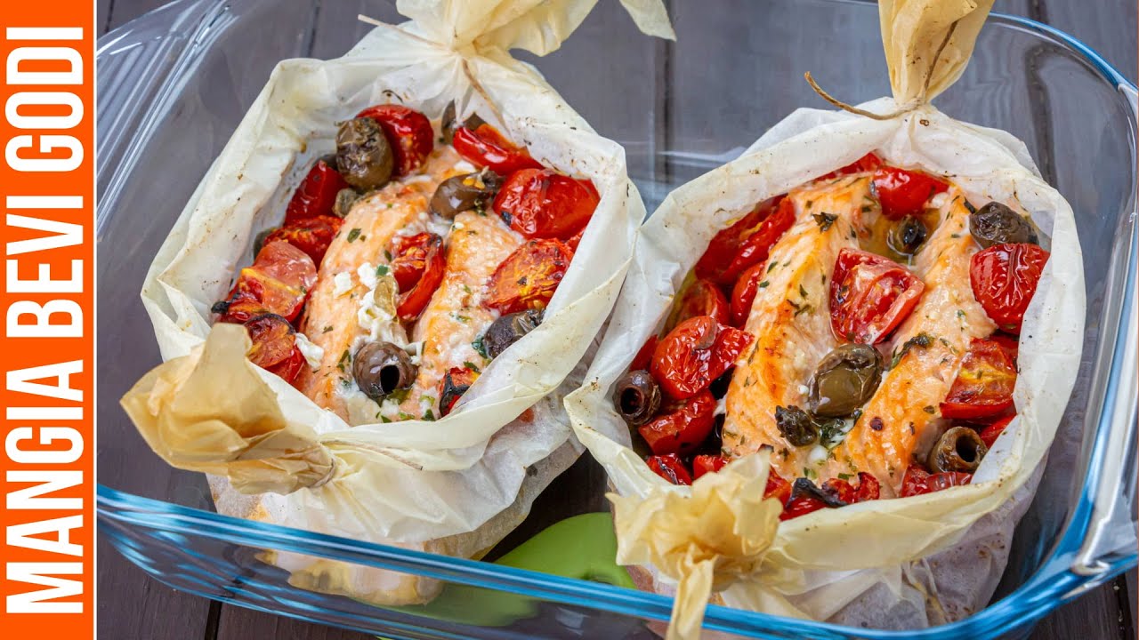 SALMONE AL CARTOCCIO CON POMODORINI: LA RICETTA FACILE PER UNA CENA GOURMET