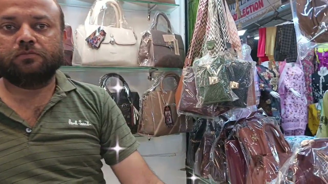 Part. 2..kareemabad ki dulex market mai bachon k kapron ki zaberdast variety