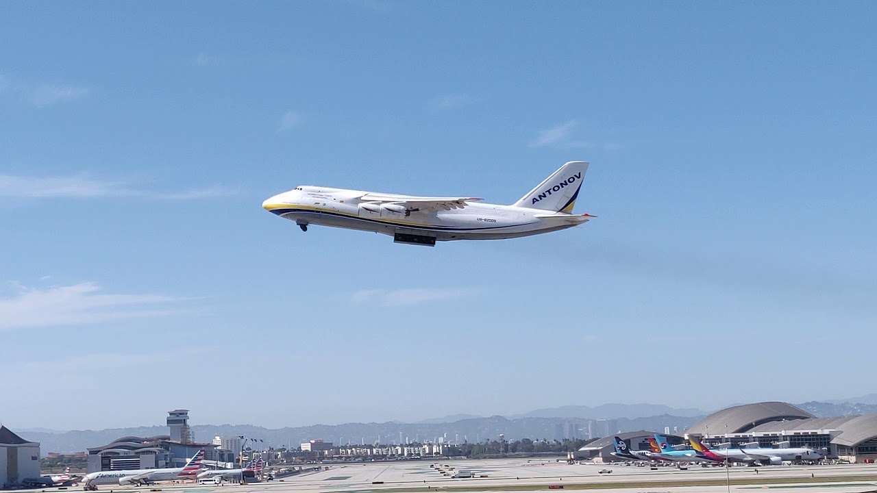 Antonov AN-124 LAX Take-off
