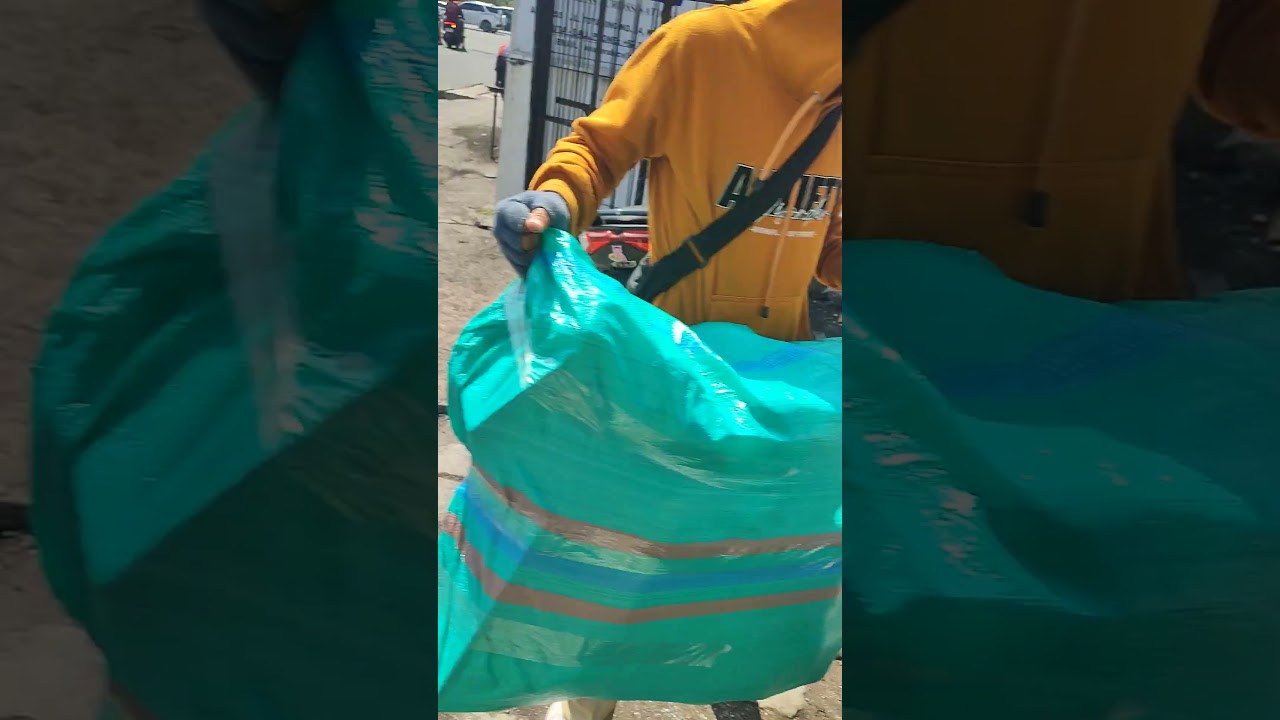 resi jne  CM52965166315 . pesanan shopee 2503229WTPJCJJ