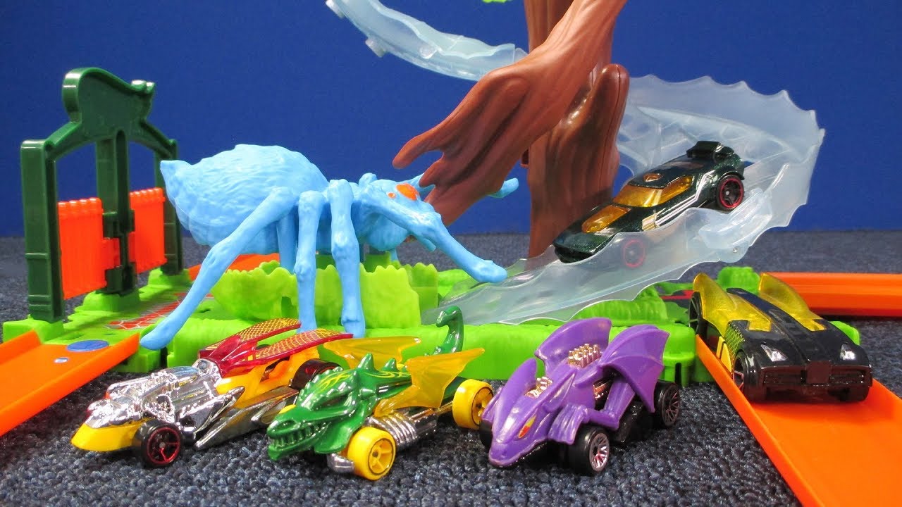 Hot Wheels Spider Park Attack Play Set NEW for 2018 Hot Wheels City