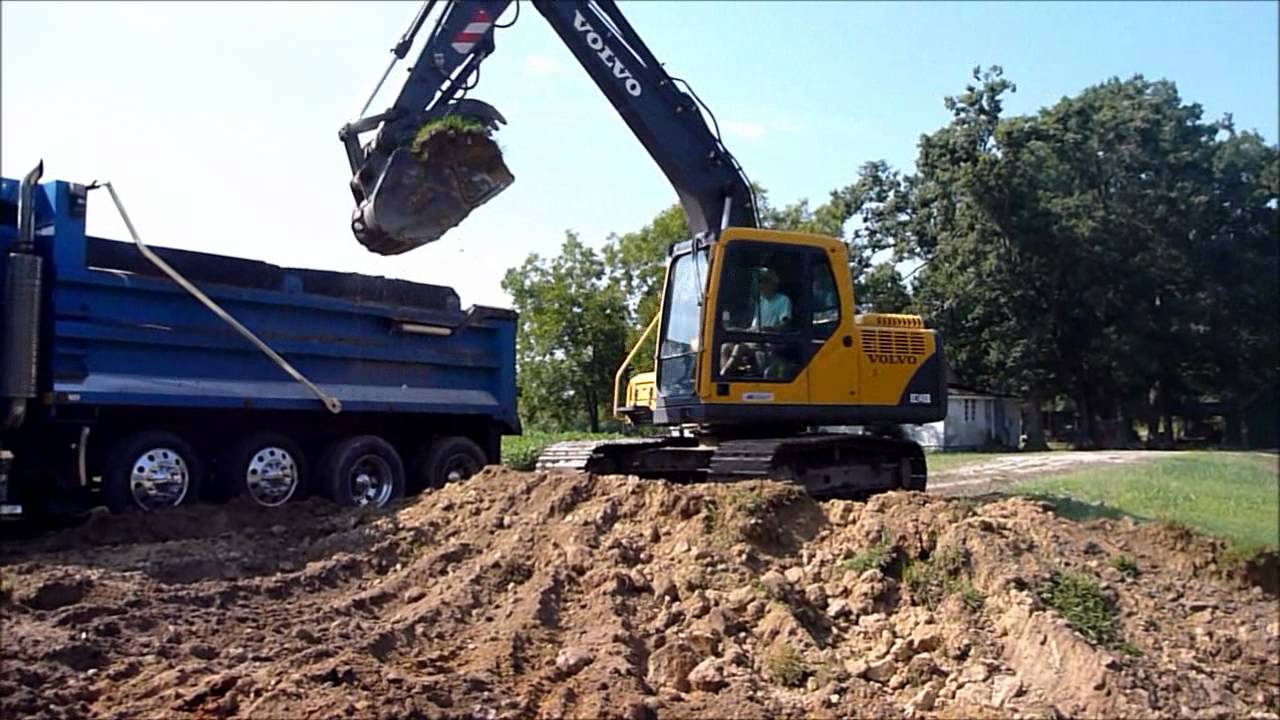 Volvo 140 Excavator Loading Dirt