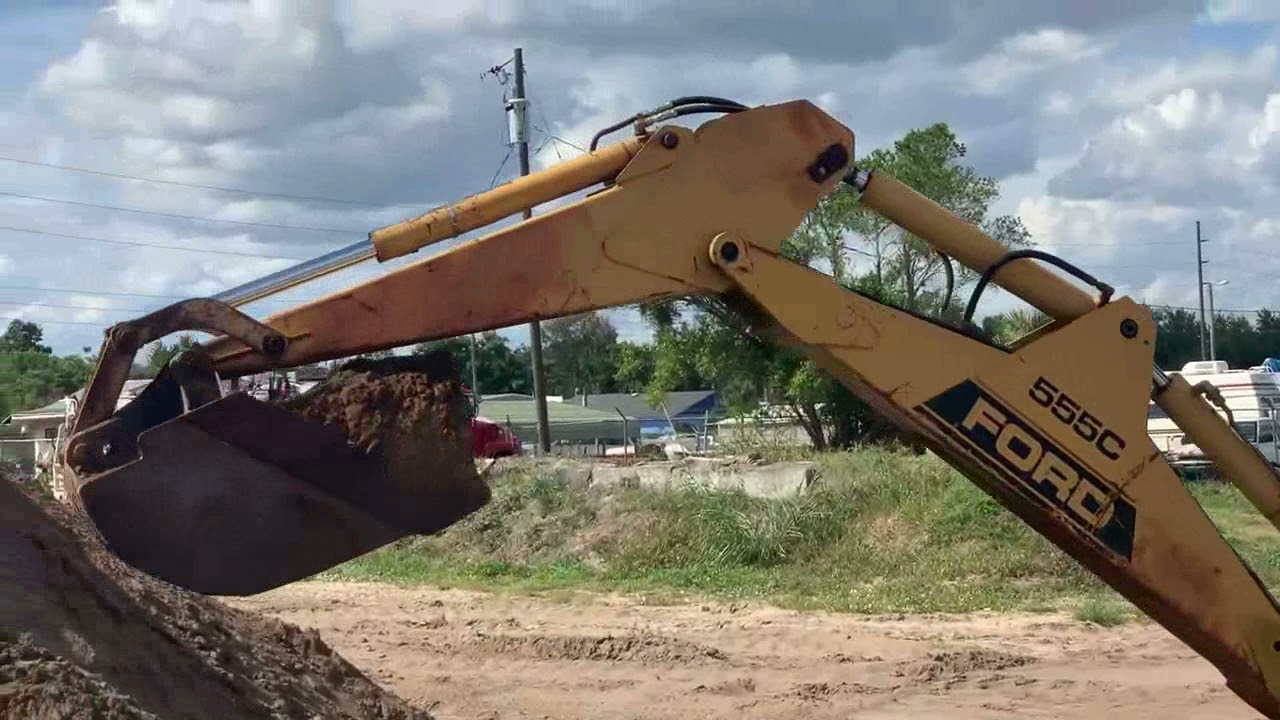 Ford 555C Backhoe