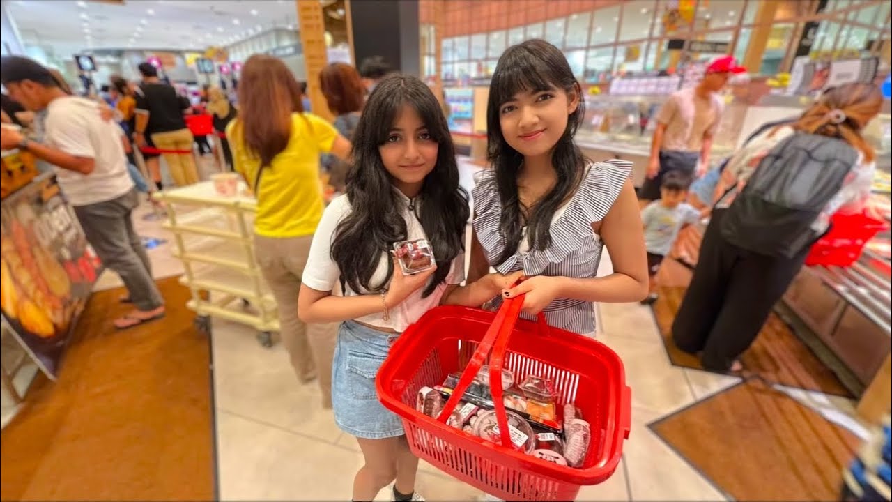 PERTAMA KALI MAKAN MOCHI DAN SUSHI DI INDONESIA