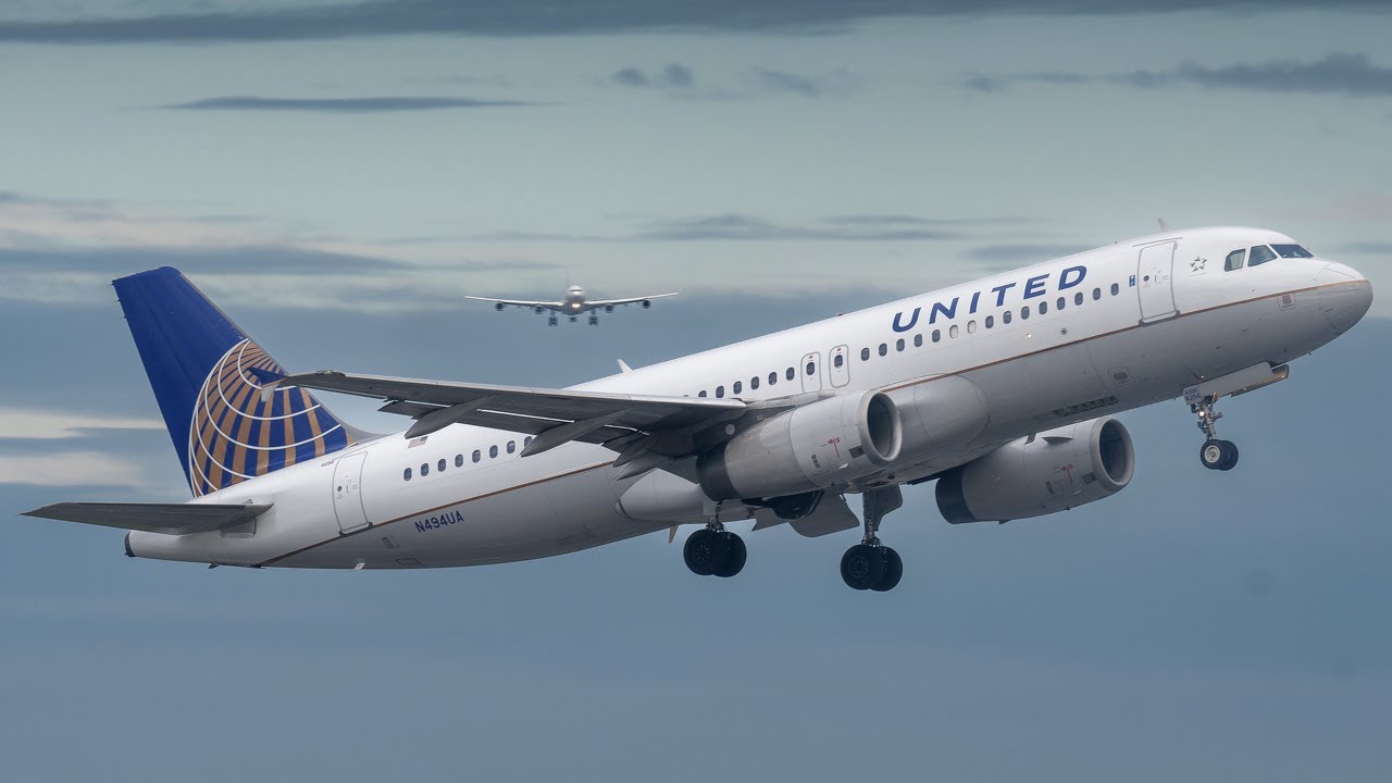 [4K] PLANESPOTTING IN HURRICANE LEE at Boston Logan Airport