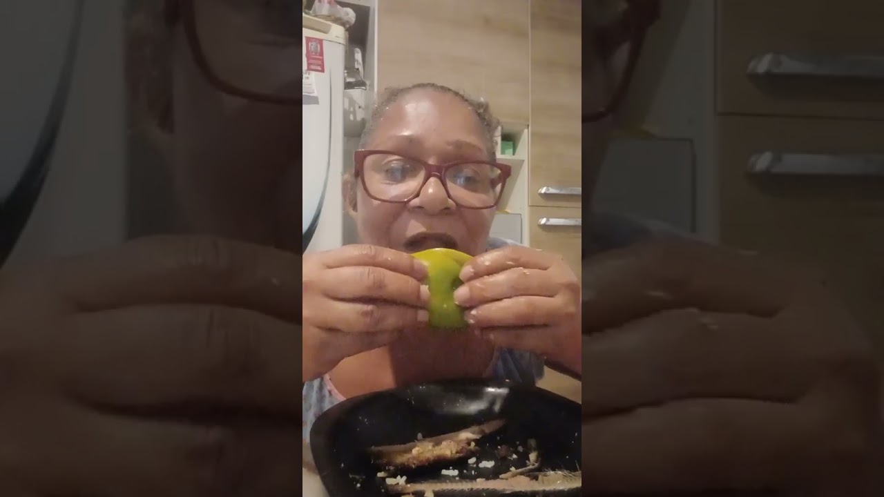 Quem aí gosta de comer  chupando uma manginha deliciosa e mim fale de qual cidade vc mora 